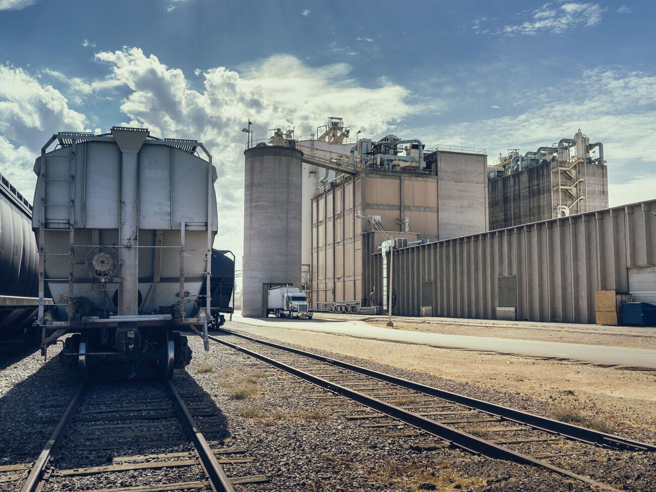 В Украине эксплуатируется более 30 тыс. зерновозов, из них 11,5 тыс. принадлежат "Укрзалізниці", остальные &ndash; частным компаниям