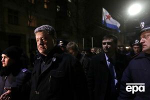 Порошенко в заблокированном аэропорту Симферополя, 28 февраля 2014 года
