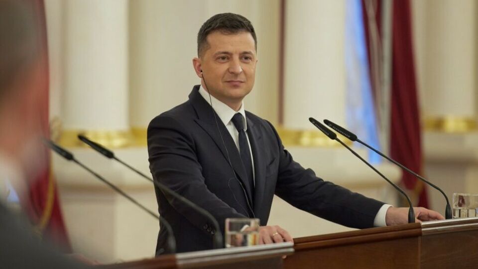 26 февраля Зеленский подписал указ, которым постановил образовать оргкомитет по подготовке к саммиту