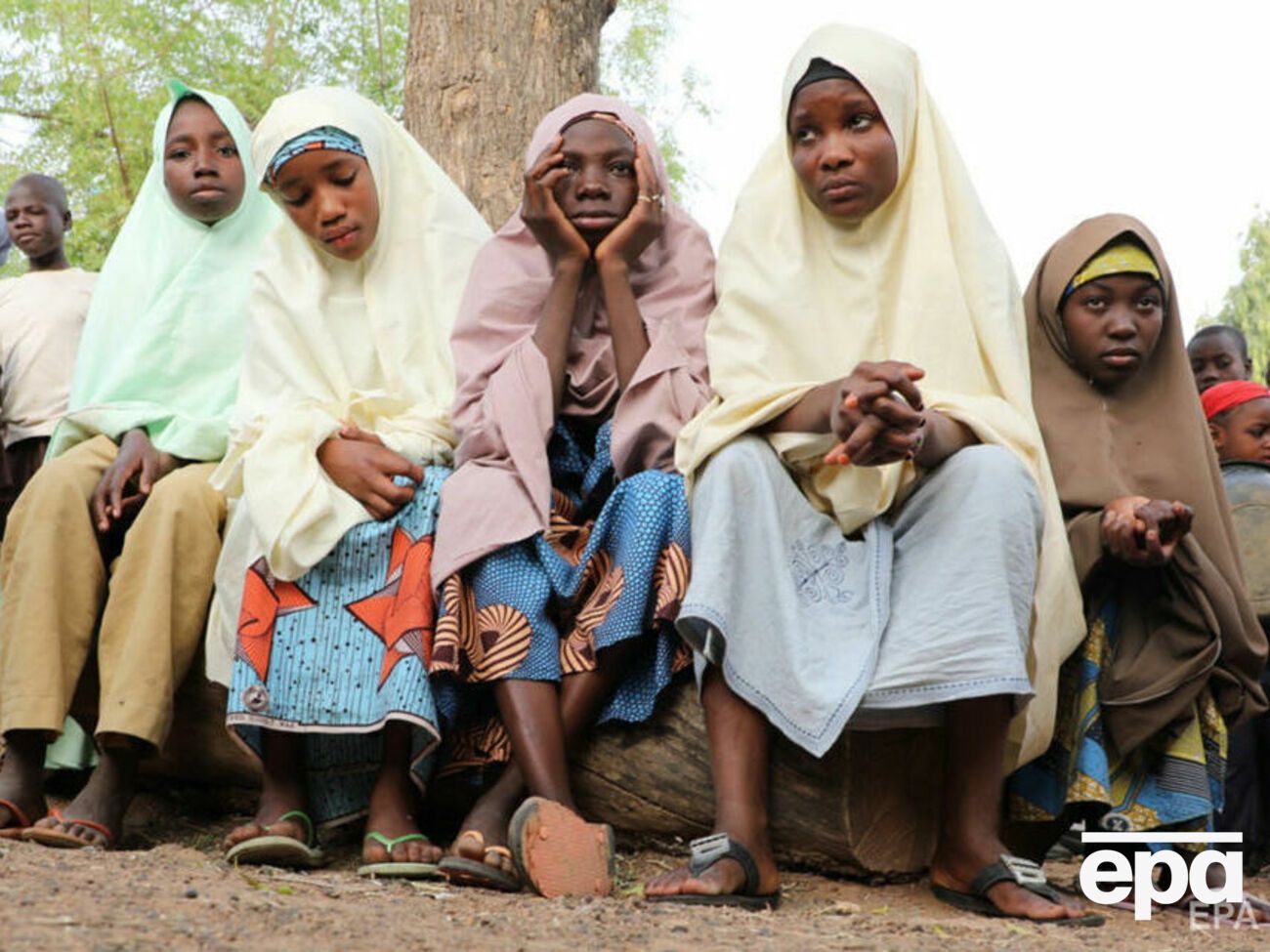 В школе-интернате жили около 500 девочек