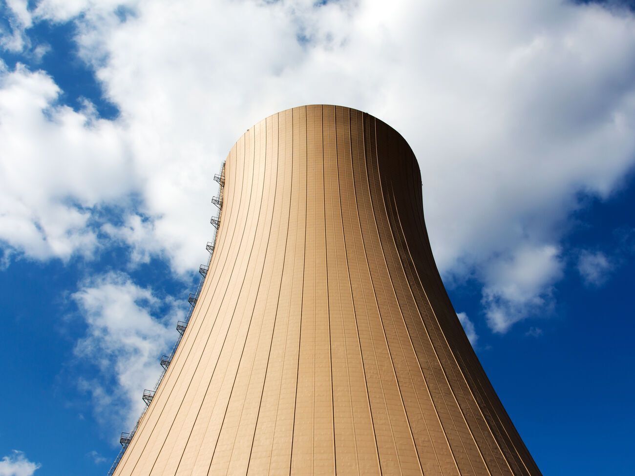 Стоимость 1 кВт-ч, произведенного атомной электростанцией, составляла на март 2019 года около 0,9 грн, отмечают&nbsp;эксперты