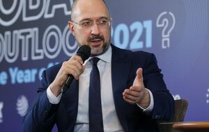 Шмыгаль заявил, что такие доплаты установят впервые в истории