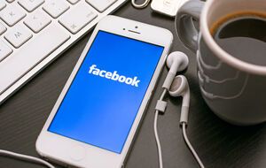 Facebook – крупнейшая социальная сеть в мире, насчитывает более 3 млрд активных пользователей