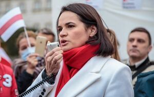 Тихановська радіє тому, що силовики виявили в її чоловіка гроші, а не "склад зброї або купу наркотиків"