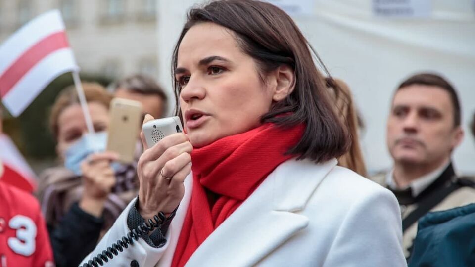 Тихановська радіє тому, що силовики виявили в її чоловіка гроші, а не "склад зброї або купу наркотиків"