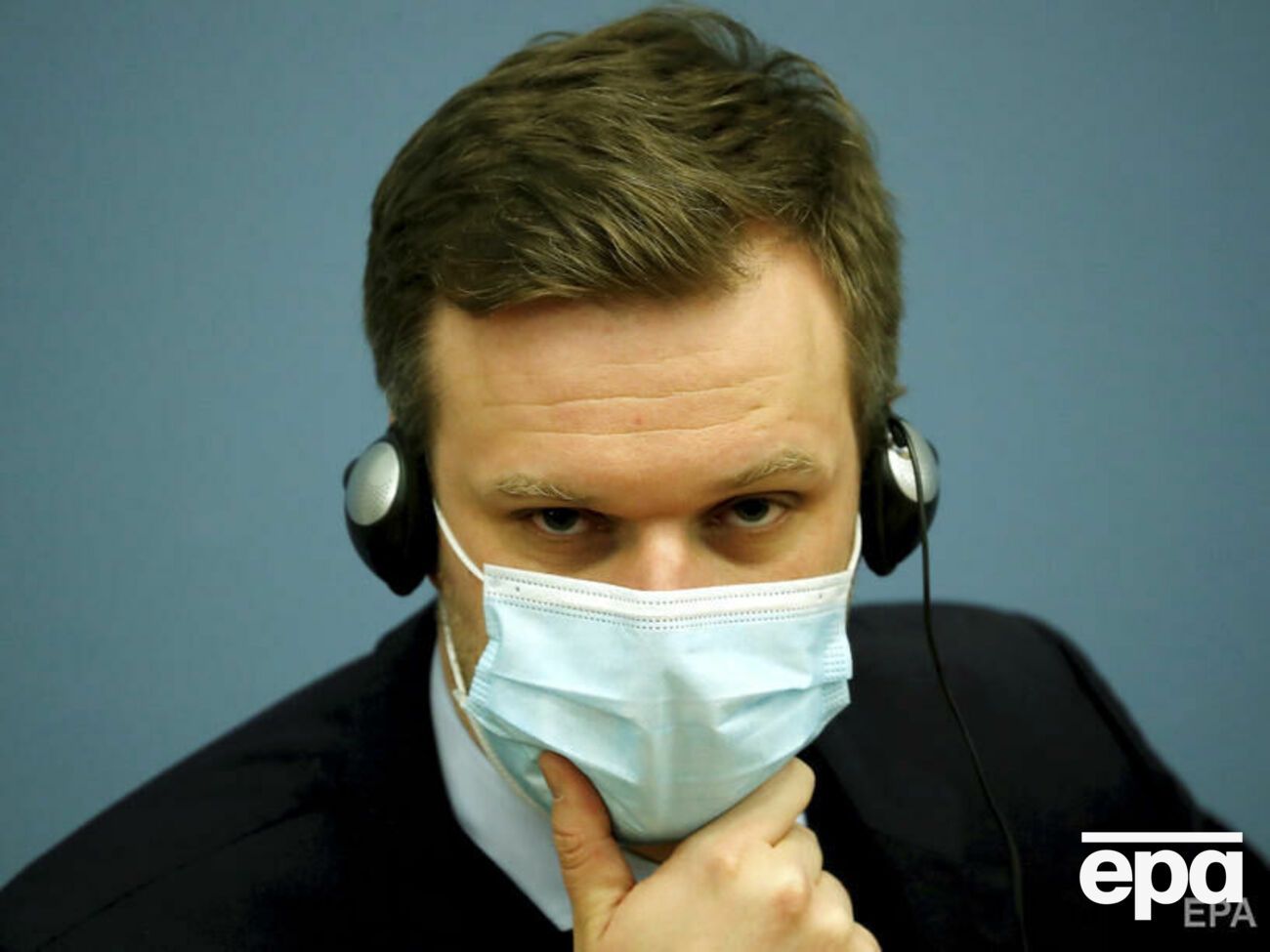 Ландсбергис считает, что РФ должна привить своей вакциной самих россиян