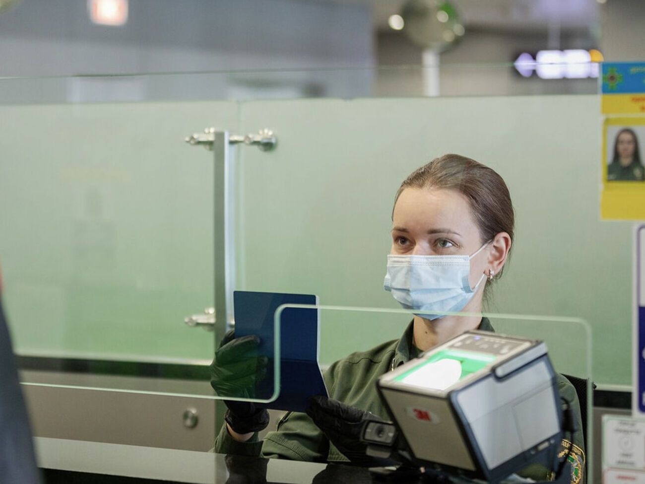 Иностранцев с поддельными паспортами задержали