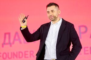 Арахамия назвал санкции против трех телеканалов "очень резонансным событием"