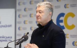 Порошенко: Почему решение СНБО не касается канала "Наш"?