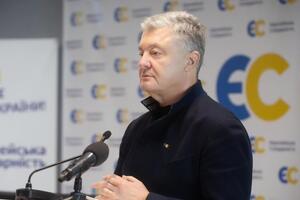 Порошенко: Чому рішення РНБО не стосується каналу "Наш"?