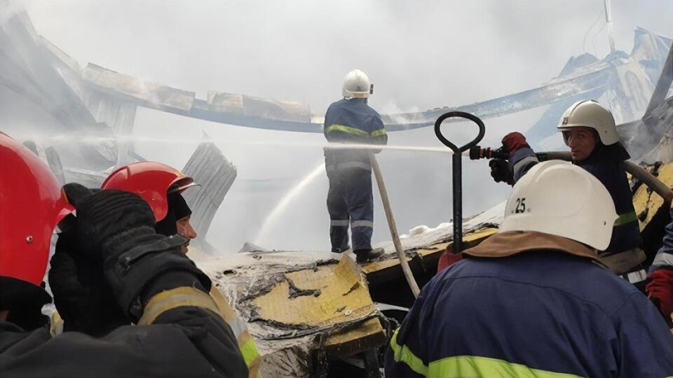 На місці пожежі сьогодні розбирають пошкоджені конструкції