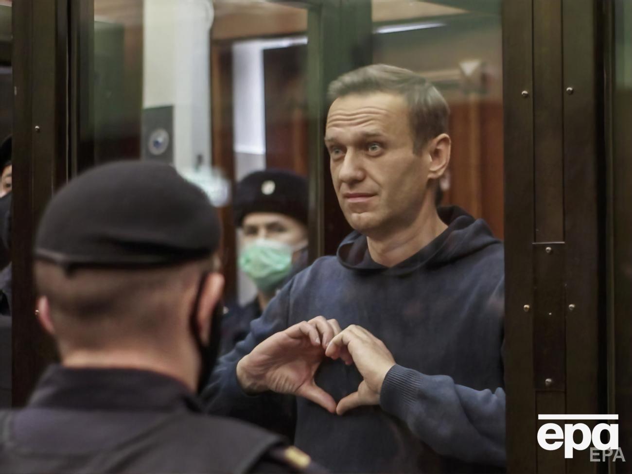 Суд у Москві 2 лютого замінив Навальному умовний строк на реальний у справі "Ів Роше"