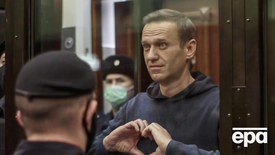 Суд у Москві 2 лютого замінив Навальному умовний строк на реальний у справі "Ів Роше"