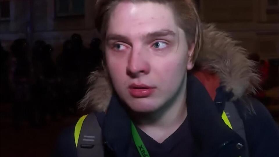 Журналіст розповів, що після удару в нього помутніло в очах і він тимчасово оглух