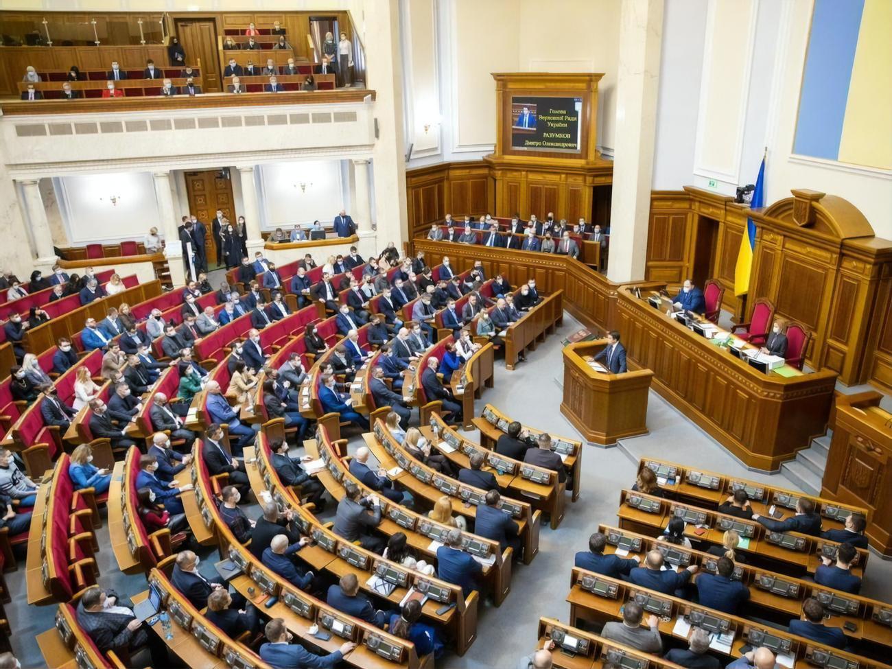 Согласно опросу 5-процентый барьер преодолевают четыре партии