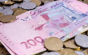 Операции клиентов с использованием платежных карт принесли 34,7% общих поступлений в банки