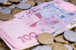 Операции клиентов с использованием платежных карт принесли 34,7% общих поступлений в банки