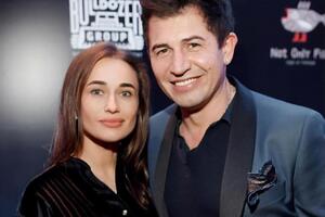 Леус вышла замуж за Джеджулу в 2017 году