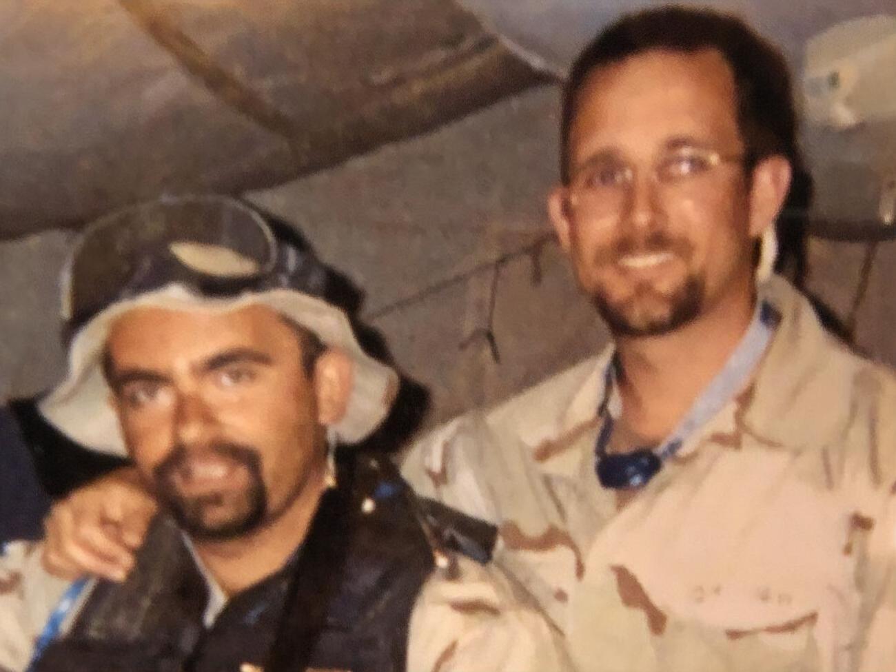 За словами Полімеропулоса (ліворуч на фото), у нього стріляли багато разів, але це був найстрашніший досвід у житті