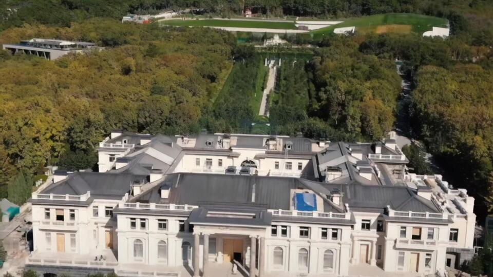 Захарова считает, что в фильме ФБК было "много дорисованного"