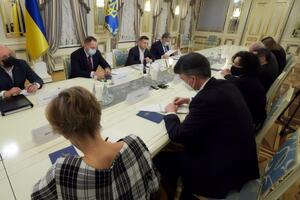 Послы "Большой семерки" считают, что есть потребность бороться с дезинформацией в рамках свободы и плюрализма СМИ