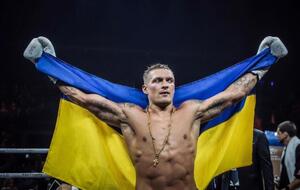 Уезжать из Украины Усик не собирается