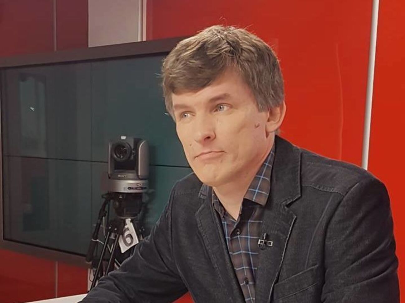 Зеленский после решения прижучить Медведчука словно снова обрел хребет, который из него в последнее время, казалось, вынули