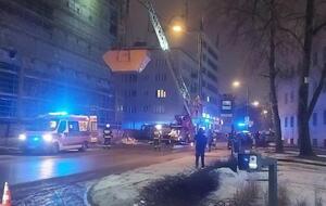 Пострадавшего смогли снять со строящегося небоскреба только с помощью строительного крана