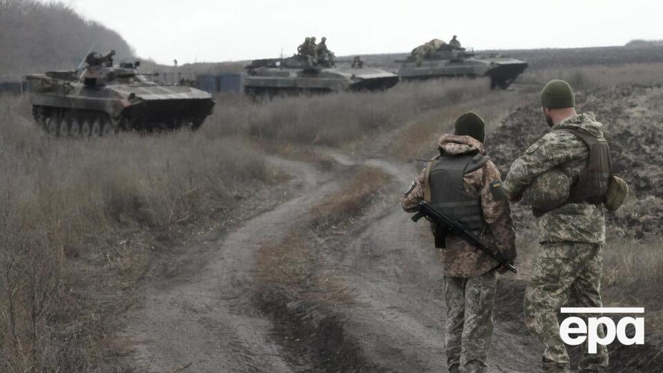 Украинский военный на Донбассе получил ранения