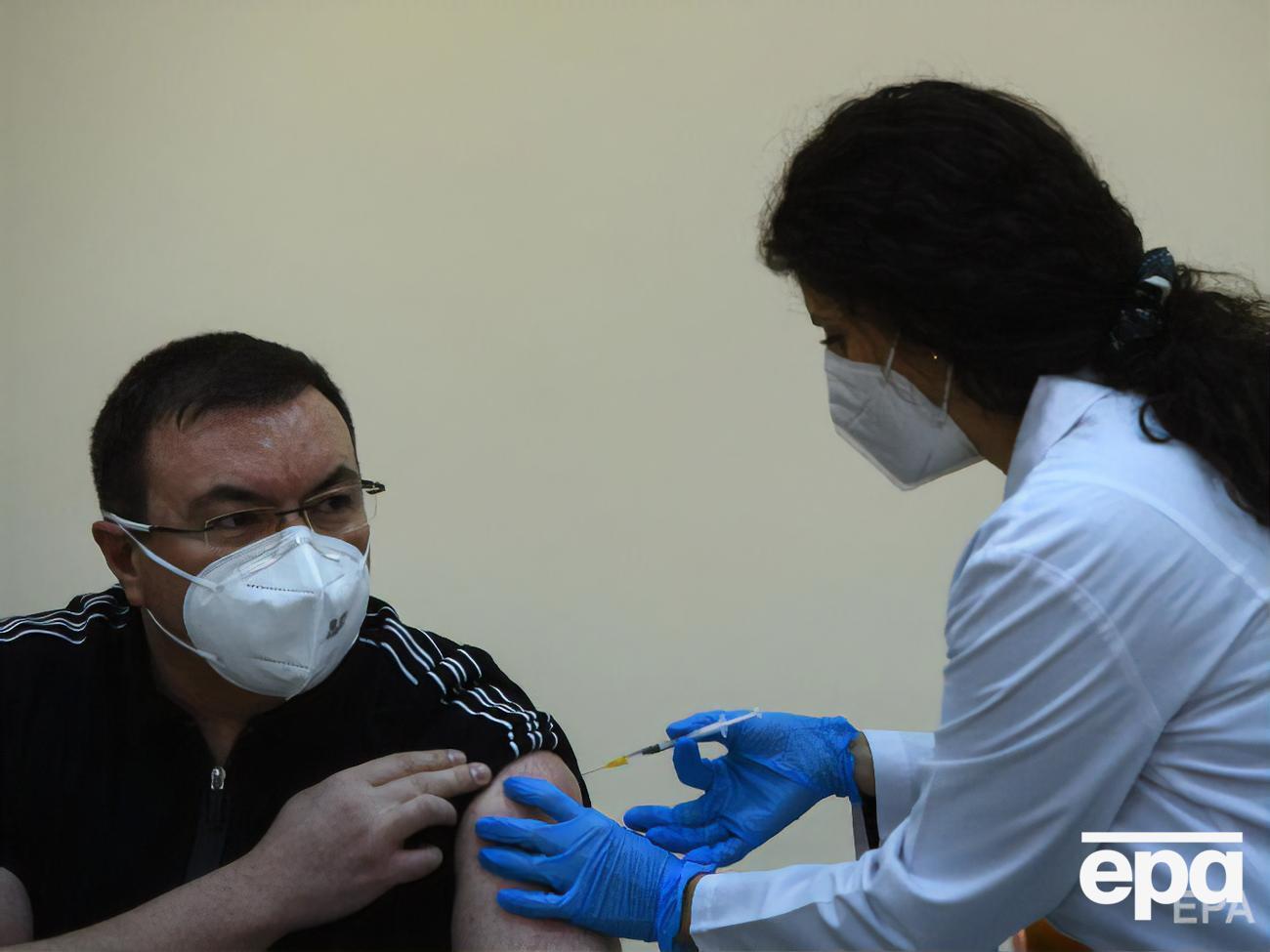 COVID-19 у світі зафіксували майже у 105 млн осіб