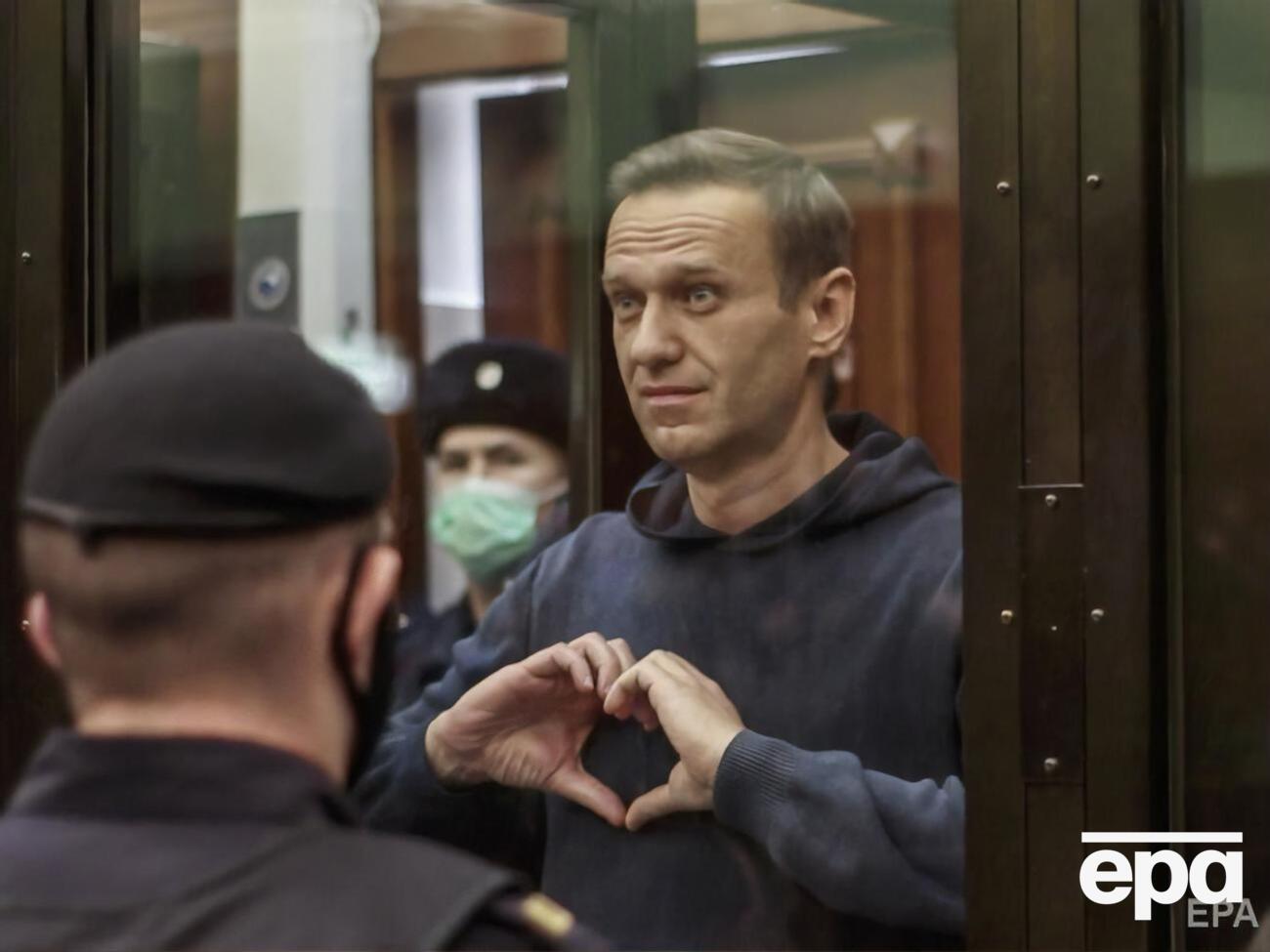 Навальний уже дістав тюремний строк у справі "Ів Роше"