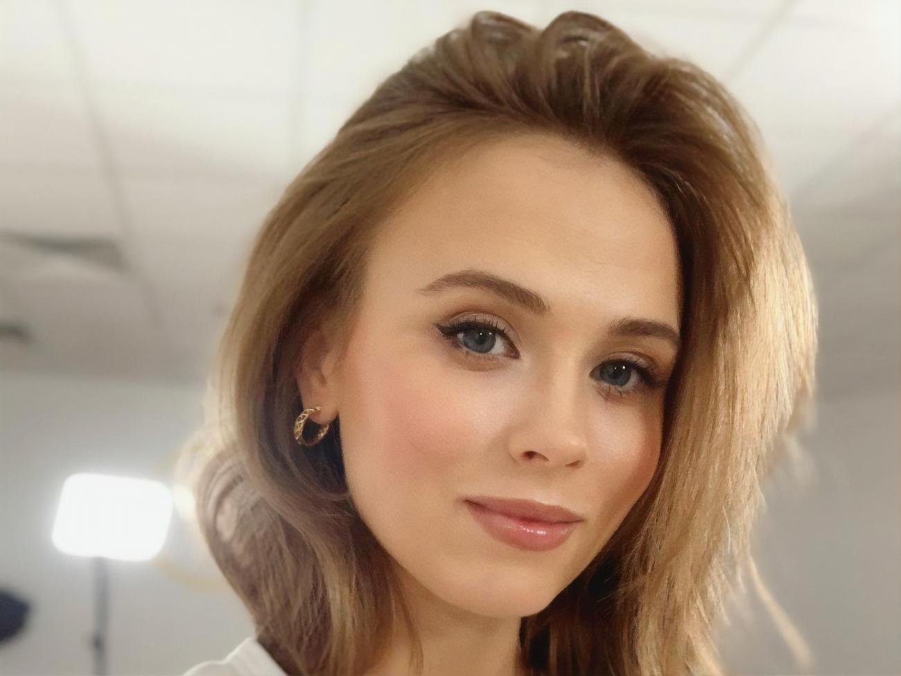 Популярною Кошмал стала після ролі Жені в серіалі "Свати"