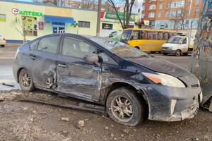 По данным патрульных, водитель поехал на красный свет