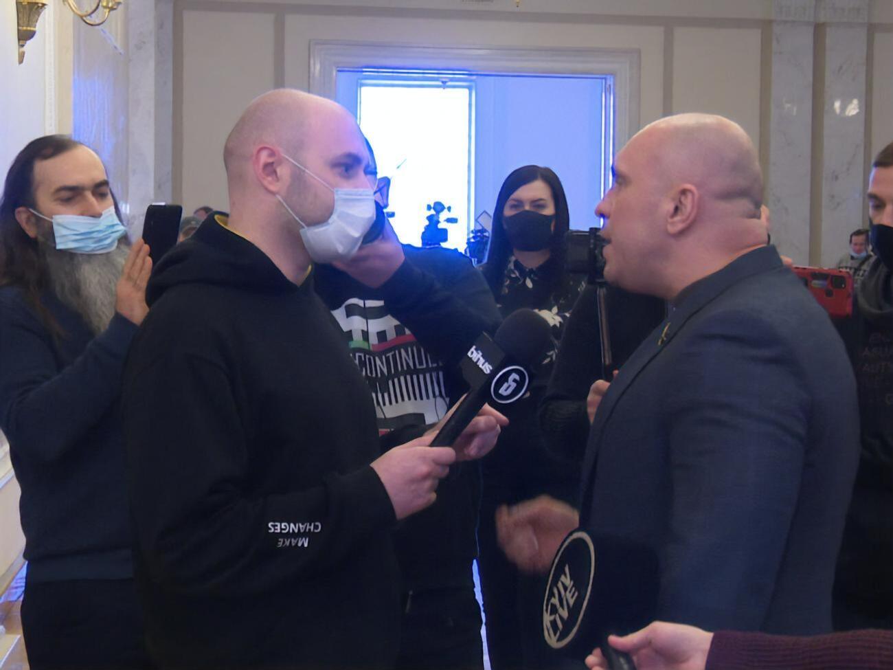 Кива: Какие вопросы &ndash; такие и ответы. Как зашел, то и надел