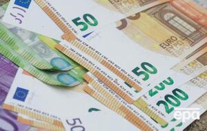 Самая высокая минимальная месячная зарплата среди стран ЕС --- в Люксембурге (€2202)