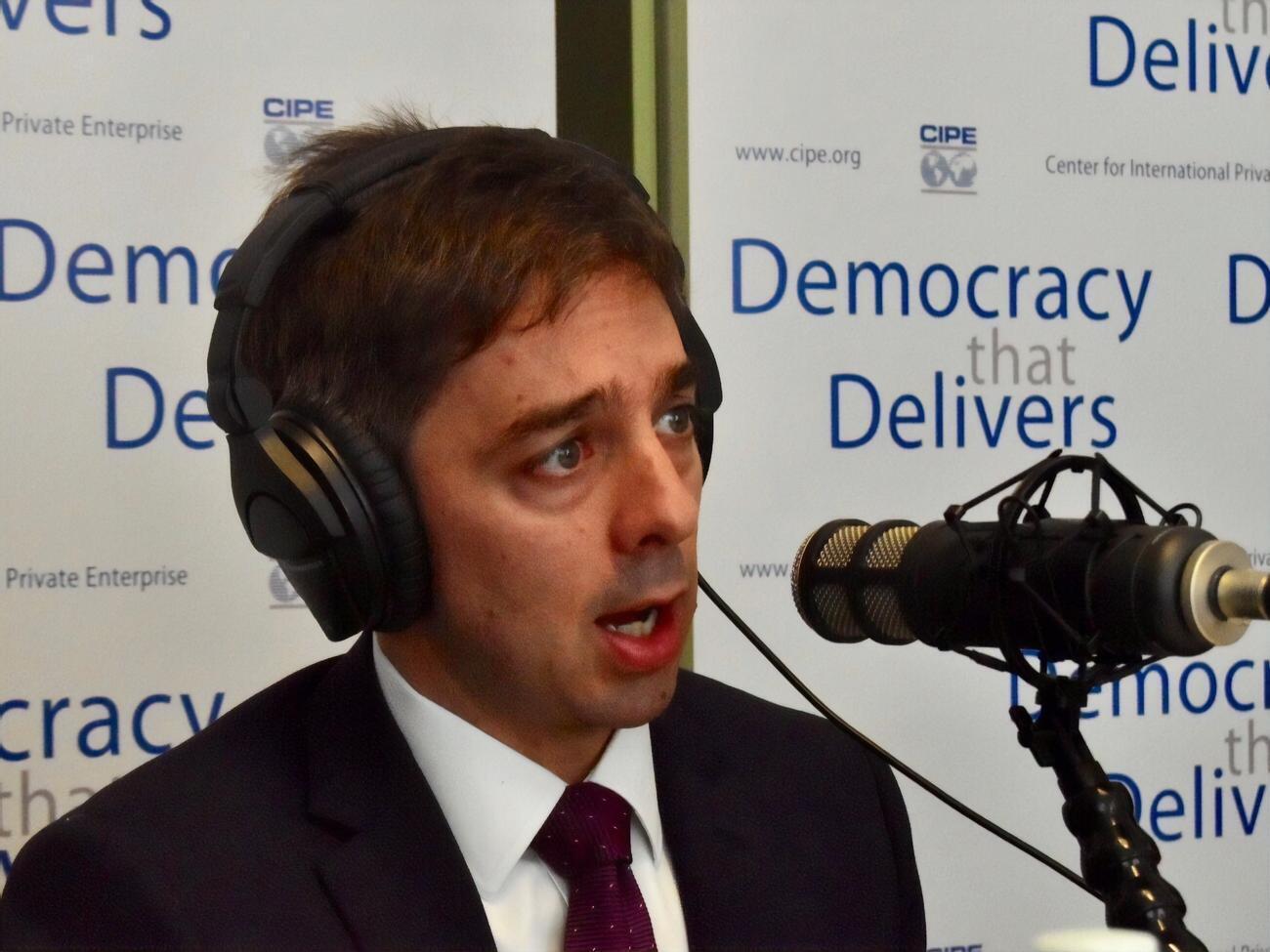 Рудольф:&nbsp;Я склоняюсь к мысли, что данное происшествие отлично иллюстрирует способ мышления многих людей, которые принимали участие в этих беспорядках и думали, что все обойдется