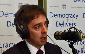 Рудольф: Я склоняюсь к мысли, что данное происшествие отлично иллюстрирует способ мышления многих людей, которые принимали участие в этих беспорядках и думали, что все обойдется