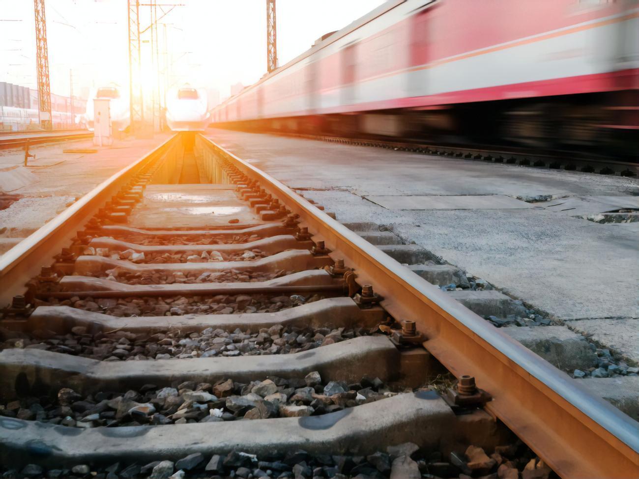 В Днепропетровской области&nbsp;восемь вагонов грузового поезда сошли с рельсов