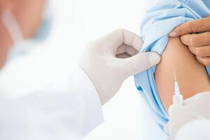 В Украине вакцинация пока не начиналась