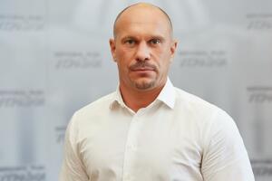 Коли журналісти хотіли взяти коментар самого Киви стосовно розслідування, той обматюкав їх