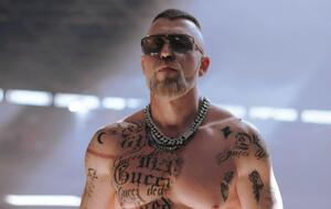 Серега стал знаменитым после выхода песни "Черный бумер"