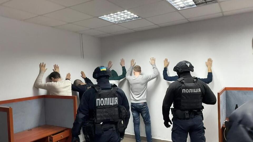 Правоохоронці провели 50 обшуків