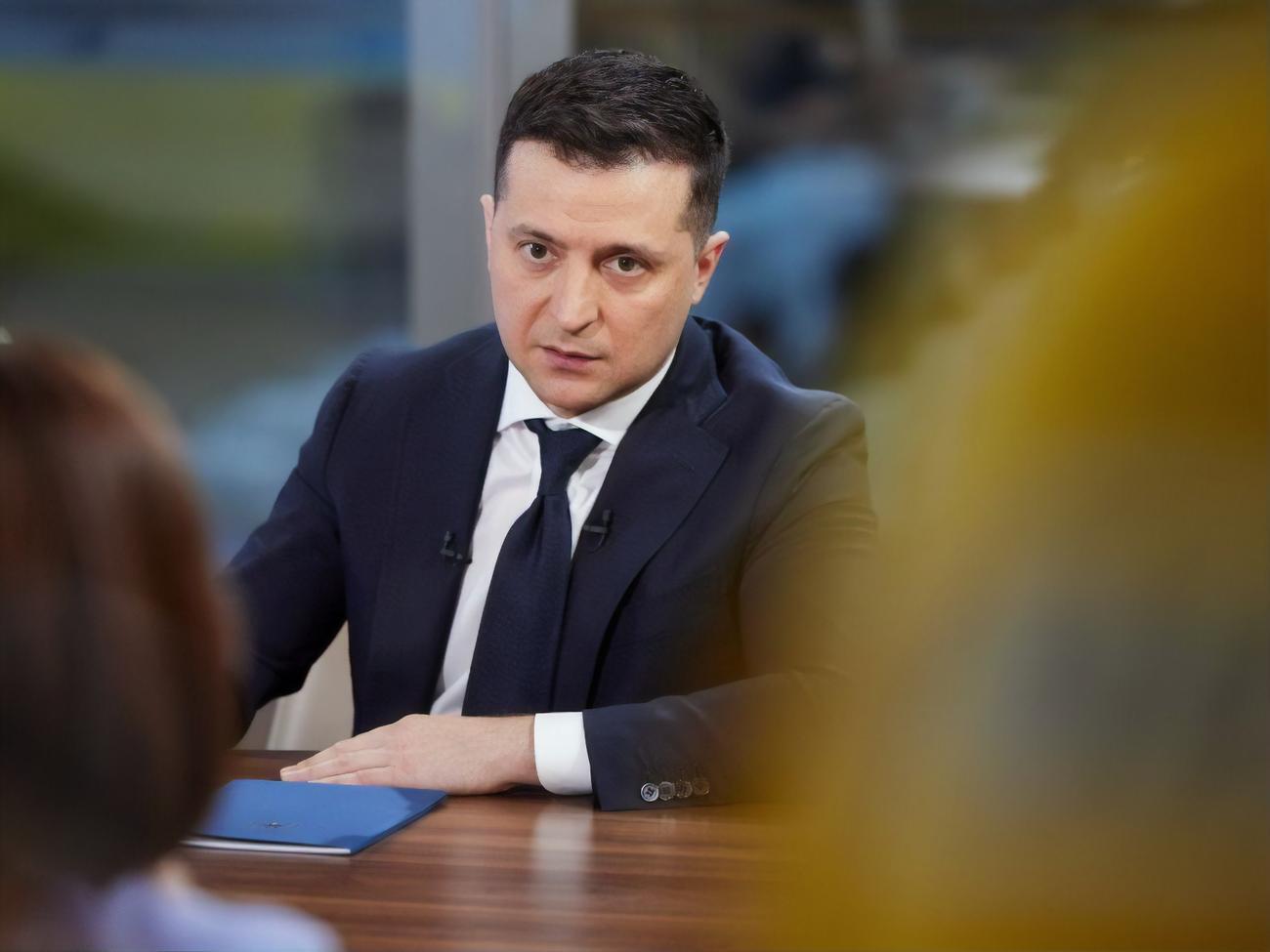 Зеленський вважає, що працівники галузі охорони здоров'я та освіти мають вакцинуватися обов'язково