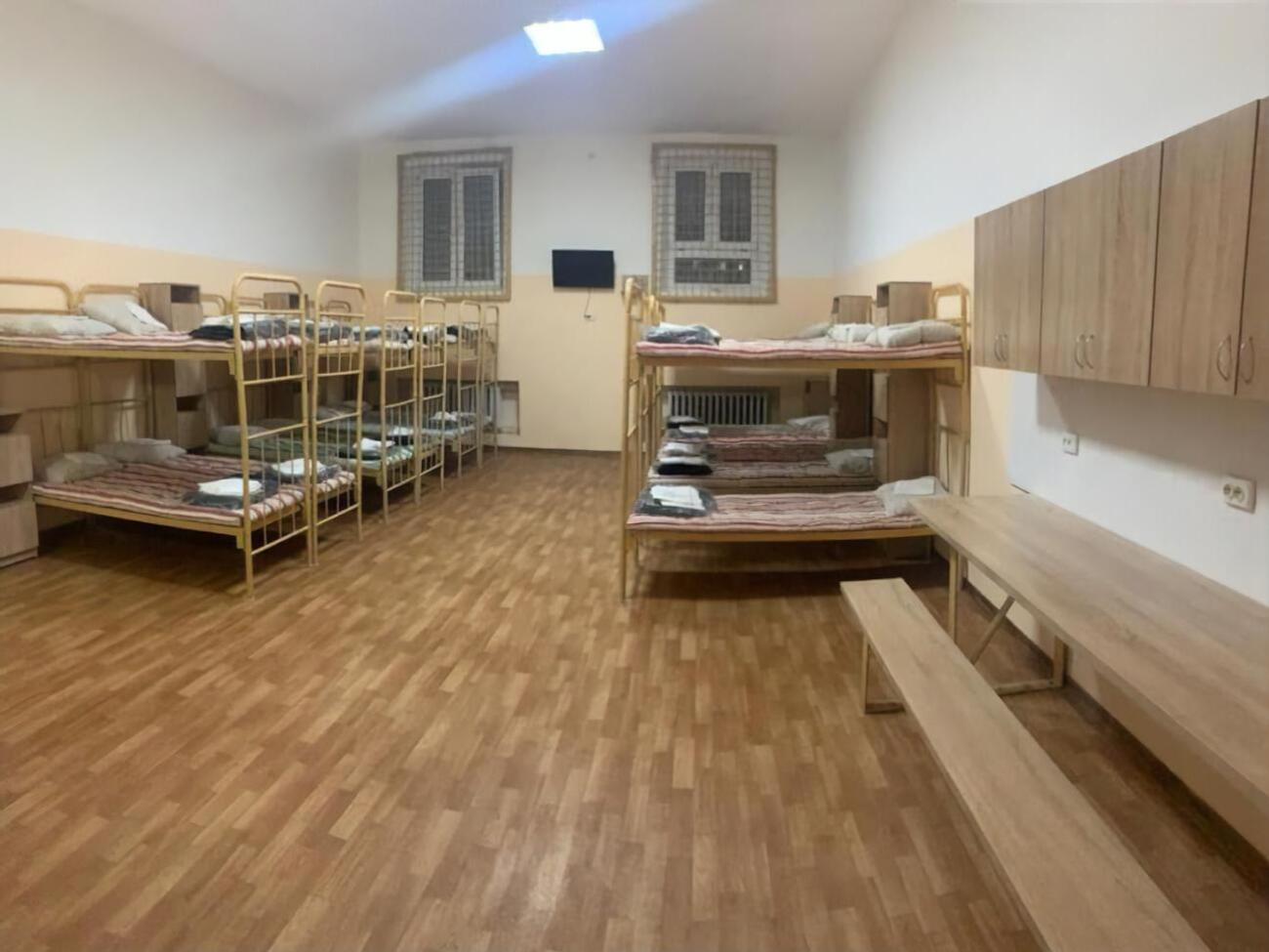 В українських СІЗО потрібно відремонтувати ще 2541 камеру (на фото &ndash; одна з відремонтованих камер у Київському СІЗО завдяки платній послузі)