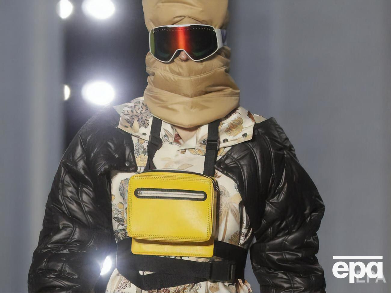 Через пандемію коронавірусу модні покази відбувалися без глядачів