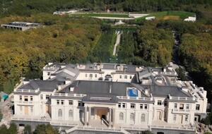 Фильм "Дворец для Путина" посмотрели 26% россиян. Еще 10% знакомы с его содержанием и 32% что-то слышали о нем