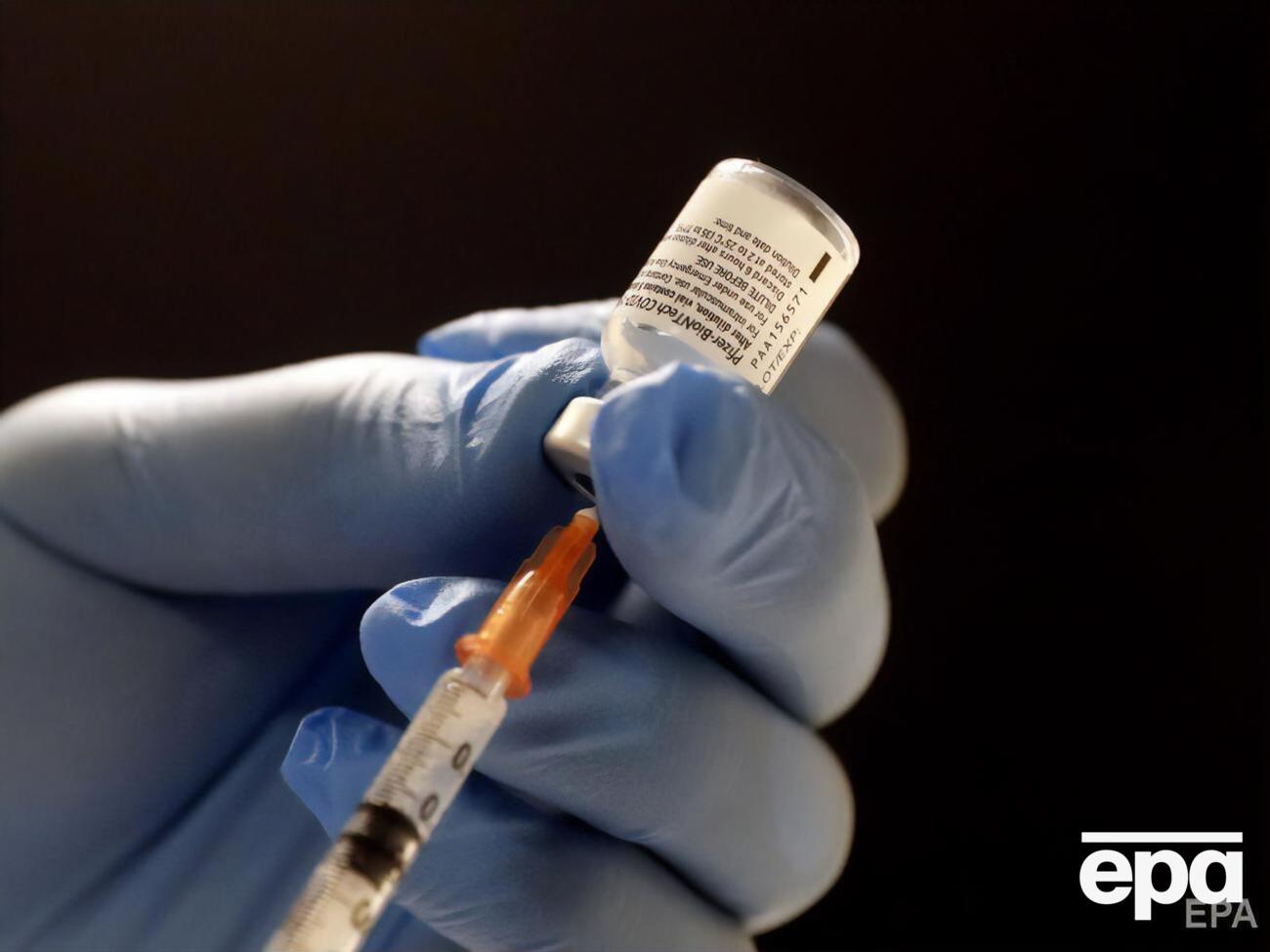 В Україні уряд обіцяє почати вакцинацію проти COVID-19 у лютому 2021 року