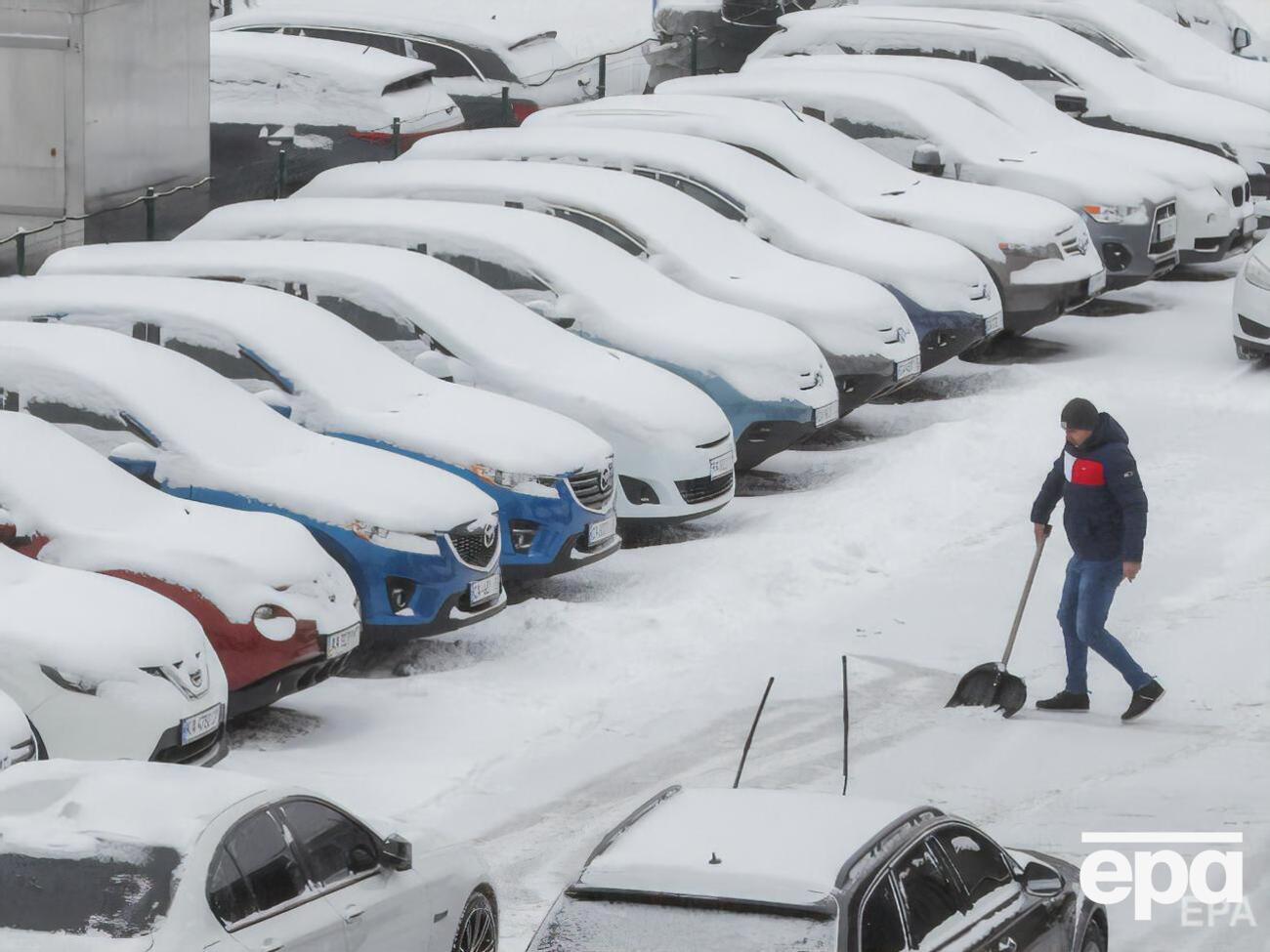 Больше всего снега выпало в&nbsp;Волынской, Львовской, Ровенской, Житомирской, Винницкой и Киевской областях&nbsp;(на фото Киев 8 февраля)