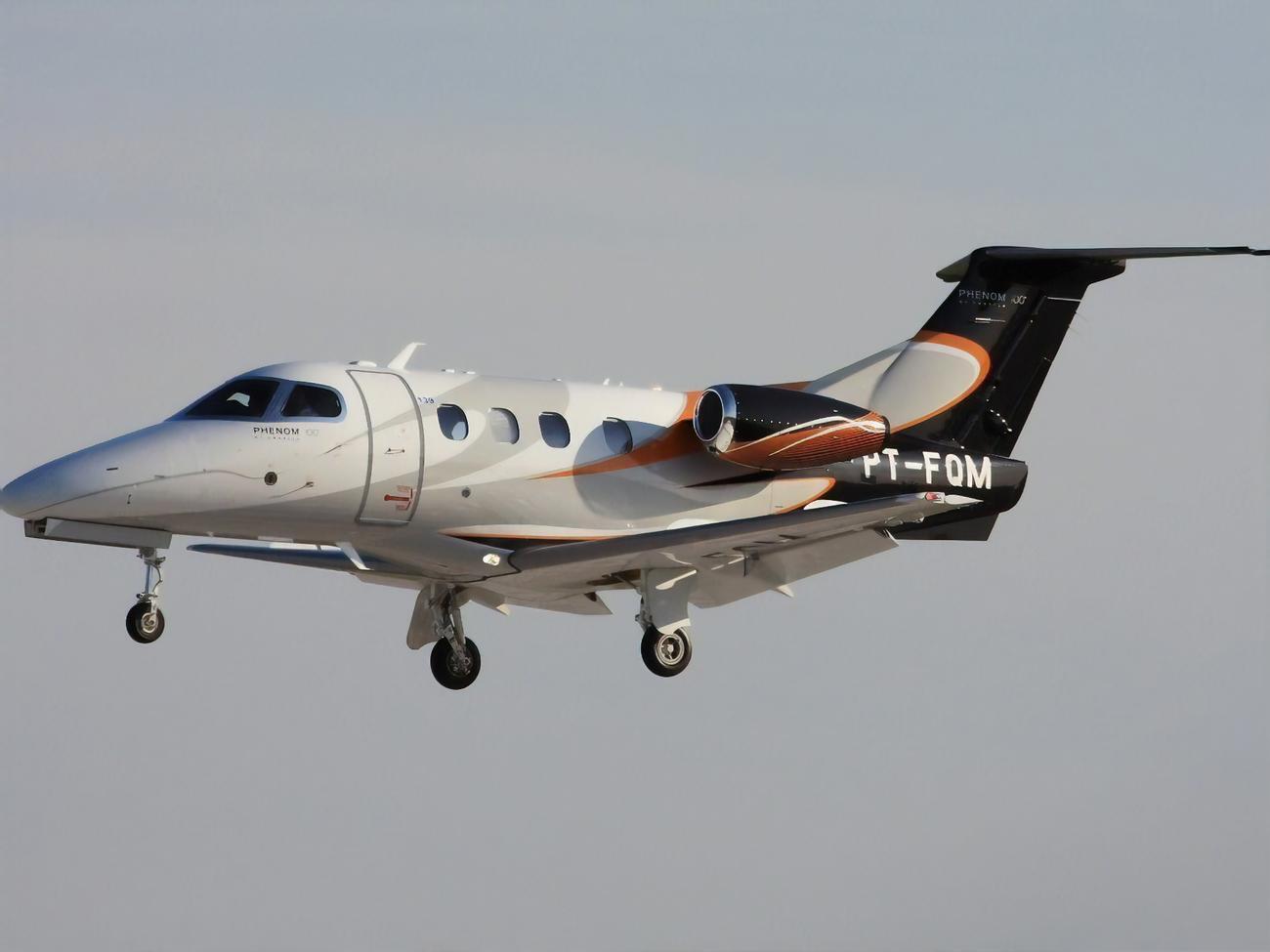 Самолет летел из Венеции