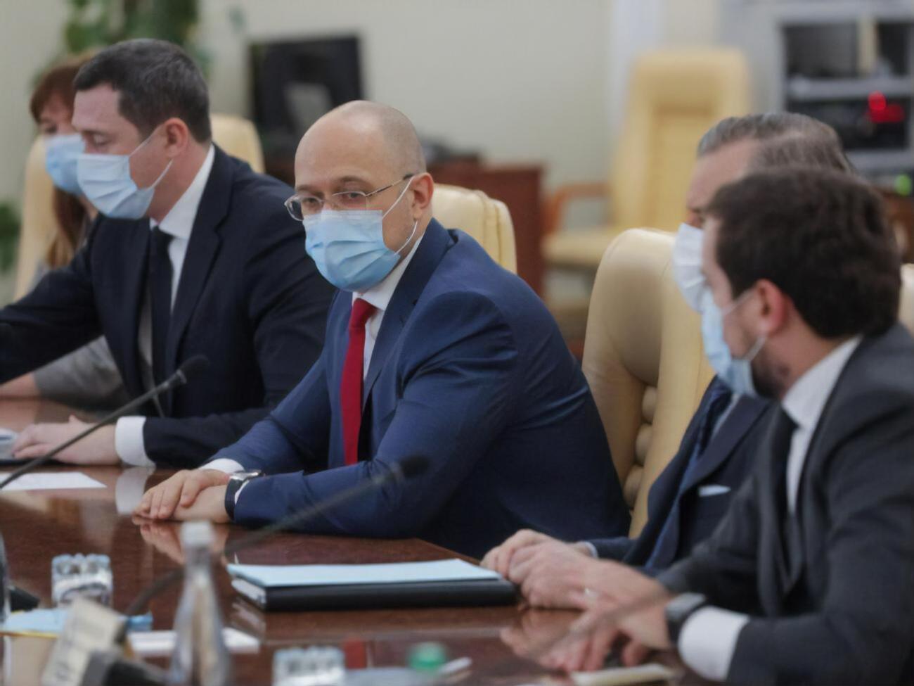 Подписание меморандума о неповышении тарифов на тепло и горячую воду &ndash; пример совместной работы центральной и местной власти, считает глава правительства Шмыгаль